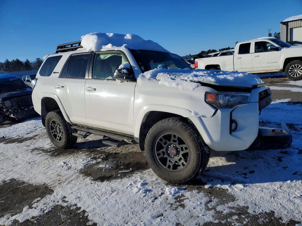 Photo 4 from auction – 2019 TOYOTA 4RUNNER SR with VIN JTEBU5JR8K5661509