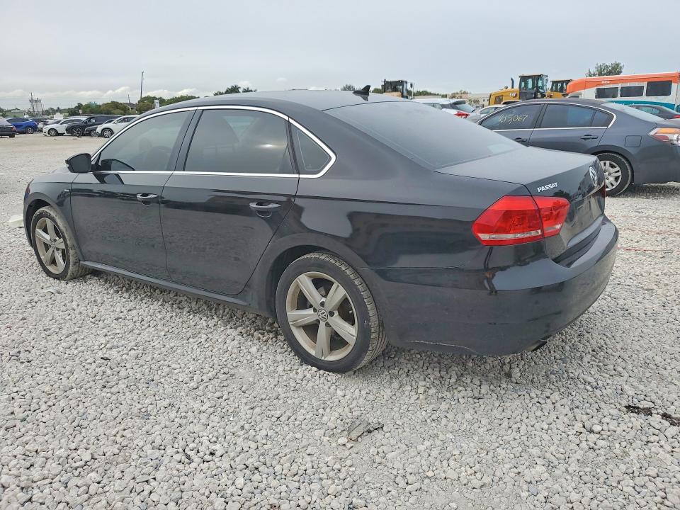 Photo 2 from auction – 2015 VOLKSWAGEN PASSAT S with VIN 1VWAS7A3XFC107237