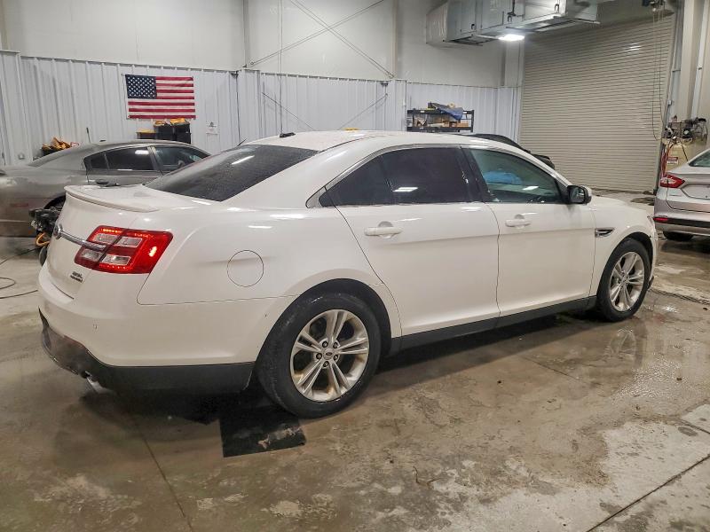 Photo 3 from auction – 2013 FORD TAURUS SEL with VIN 1FAHP2E82DG166872