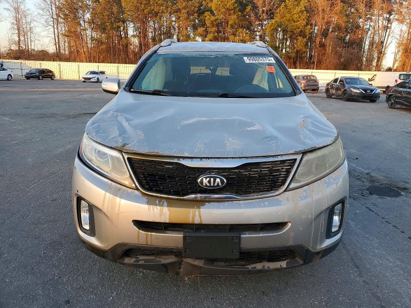Photo 5 from auction – 2014 KIA SORENTO LX with VIN 5XYKT3A66EG478137