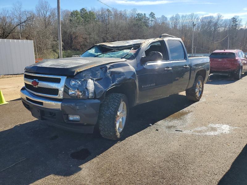 CHEVROLET SILVERADO 2011 with VIN 3GCPKSE36BG271554 - Photo from auction