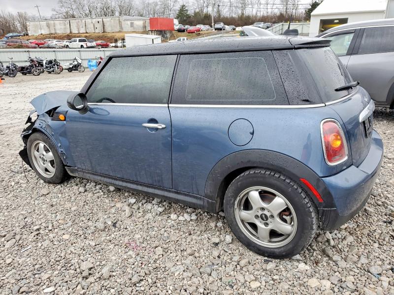 Photo 2 from auction – 2010 MINI COOPER with VIN WMWMF3C55ATU79232
