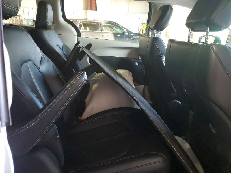 Photo 11 from auction – 2024 CHRYSLER PACIFICA with VIN 2C4RC1S74RR134477