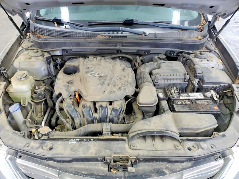 Photo 11 from auction – 2011 HYUNDAI SONATA SE with VIN 5NPEC4AC3BH152437