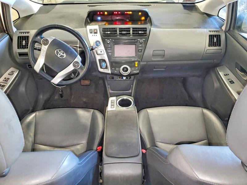 Photo 8 from auction – 2013 TOYOTA PRIUS V with VIN JTDZN3EU3D3216435