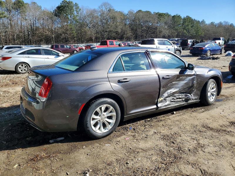 Photo 3 from auction – 2015 CHRYSLER 300 LIMITE with VIN 2C3CCAAG6FH792850