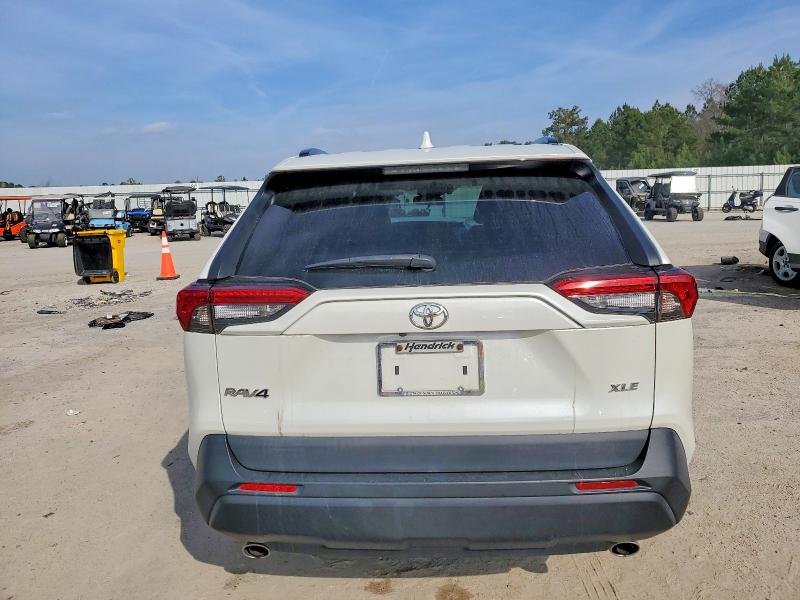 Foto 6 de la subasta – 2021 TOYOTA RAV4 con VIN 2T3C1RFV8MW148223