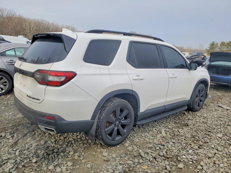 Photo 3 from auction – 2025 HONDA PILOT BLAC with VIN 5FNYG1H99SB025765