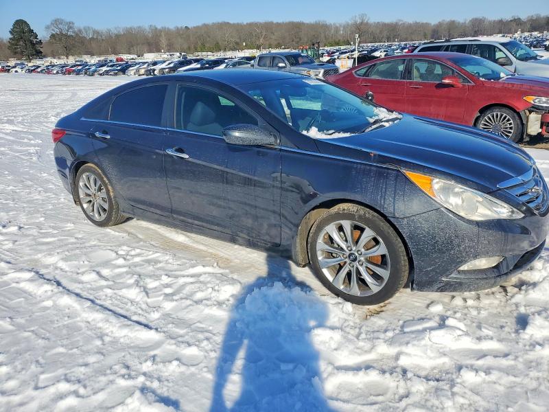 Photo 4 from auction – 2011 HYUNDAI SONATA SE with VIN 5NPEC4ACXBH124988