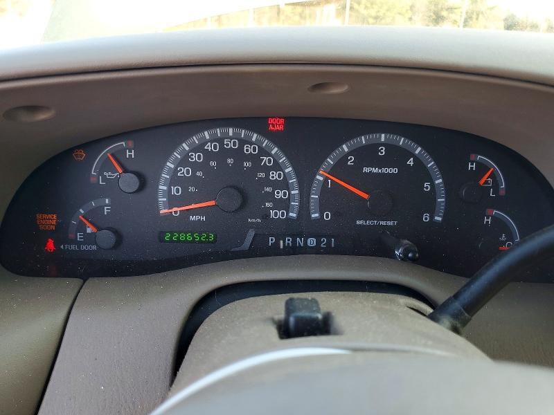 Photo 9 from auction – 2001 FORD EXPEDITION with VIN 1FMRU15W81LB81634