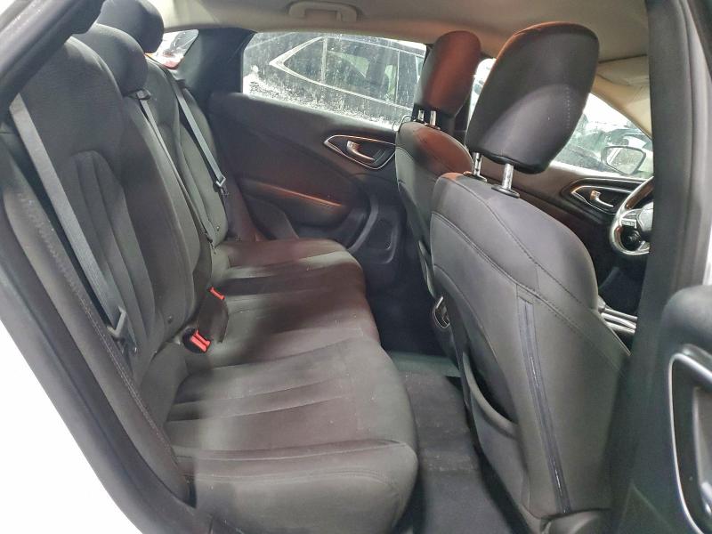 Photo 10 from auction – 2015 CHRYSLER 200 LIMITE with VIN 1C3CCCAB7FN672482