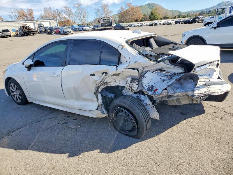Photo 2 from auction – 2020 TOYOTA COROLLA LE with VIN 5YFEPRAE6LP073187