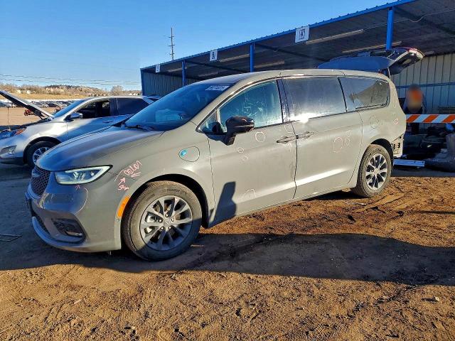 CHRYSLER PACIFICA 2024 with VIN 2C4RC1S74RR201434 - Photo from auction