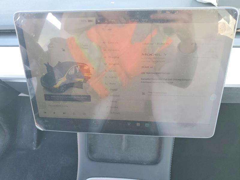 Foto 9 de la subasta – 2023 TESLA MODEL Y con VIN 7SAYGAEE8PF700081
