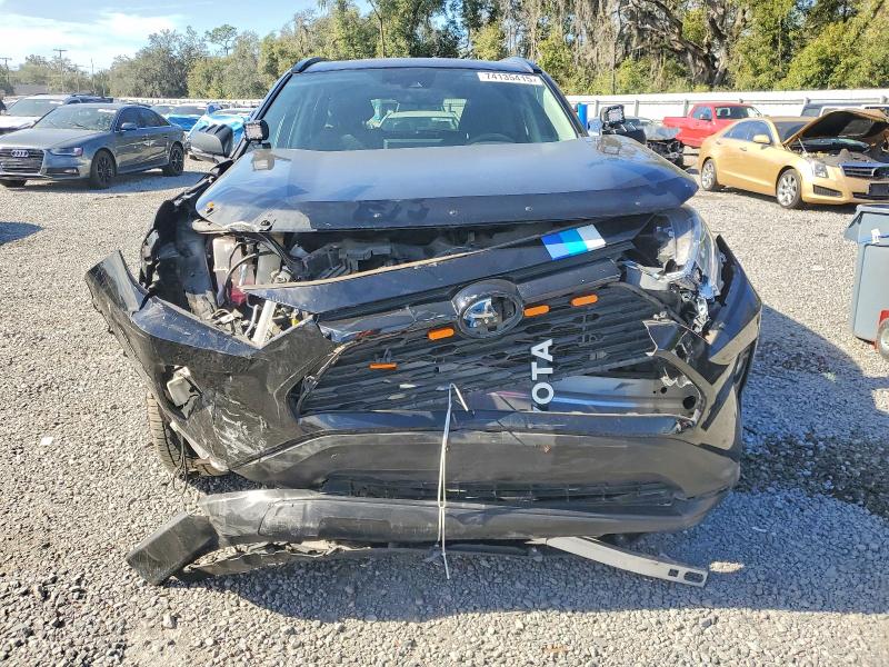 Photo 5 from auction – 2020 TOYOTA RAV4 with VIN 2T3RWRFV3LW090581