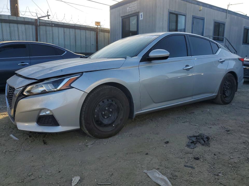 Photo 1 from auction – 2021 NISSAN ALTIMA with VIN 1N4BL4BV7MN332032