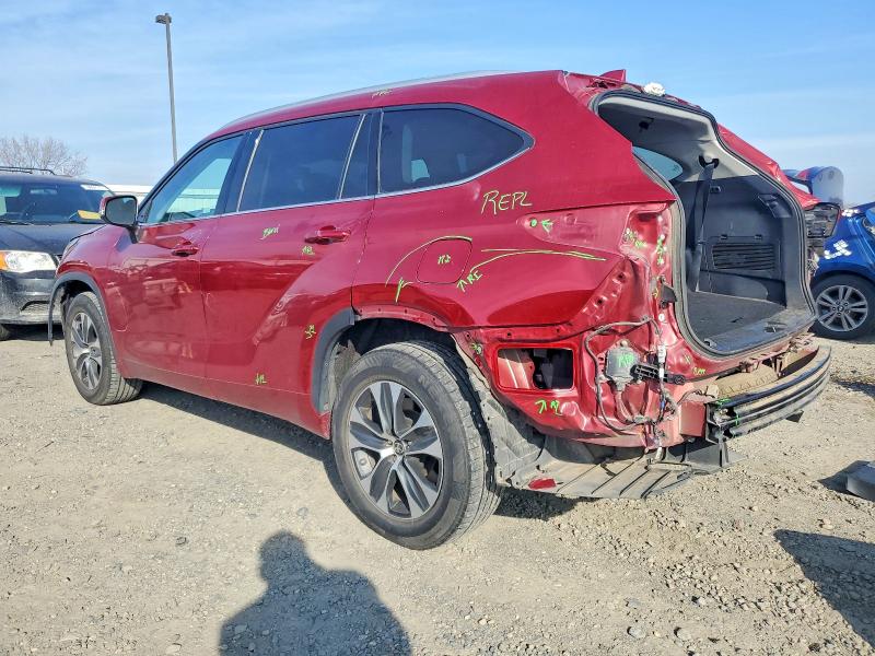 Photo 2 from auction – 2022 TOYOTA HIGHLANDER with VIN 5TDGZRAH8NS091312