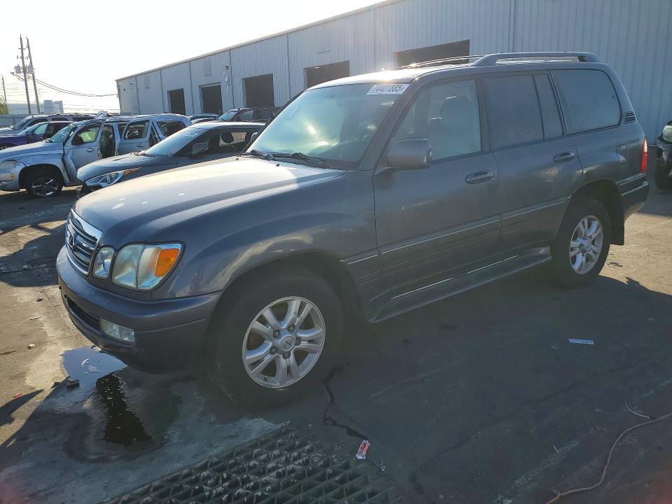 LEXUS LX 470 2006 with VIN JTJHT00W154001153 - Photo from auction