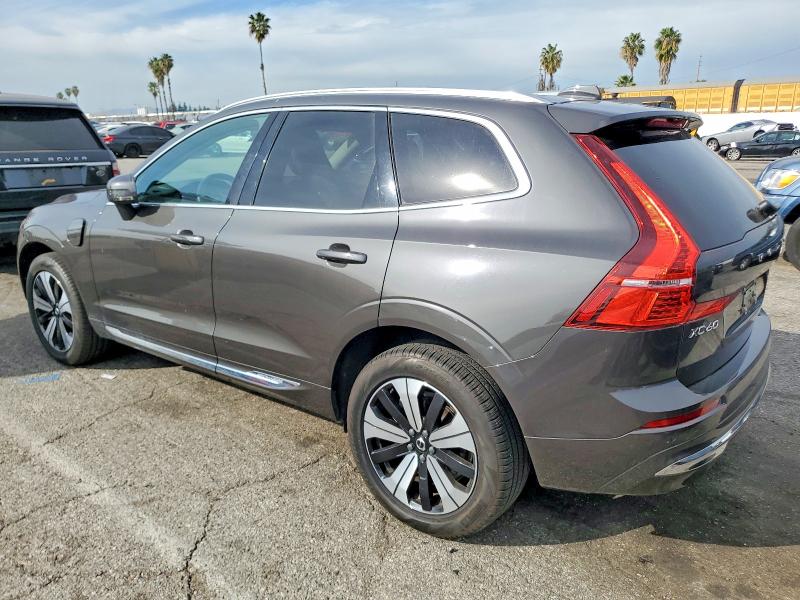 Photo 2 from auction – 2023 VOLVO XC60 with VIN YV4H60DV3P1213453