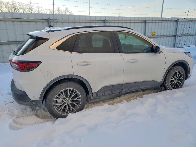 Photo 3 from auction – 2023 FORD ESCAPE with VIN 1FMCU0E1XPUA44248