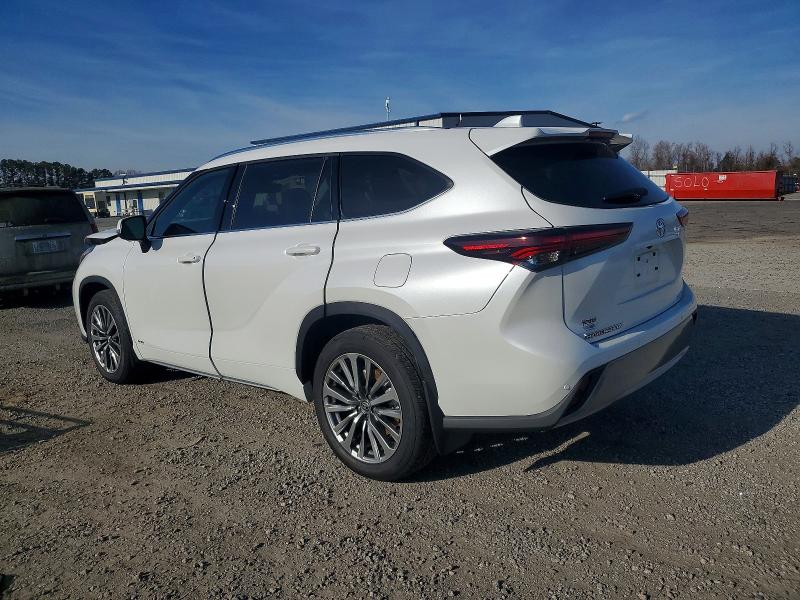 Photo 2 from auction – 2025 TOYOTA HIGHLANDER with VIN 5TDKBRCH8SS648596