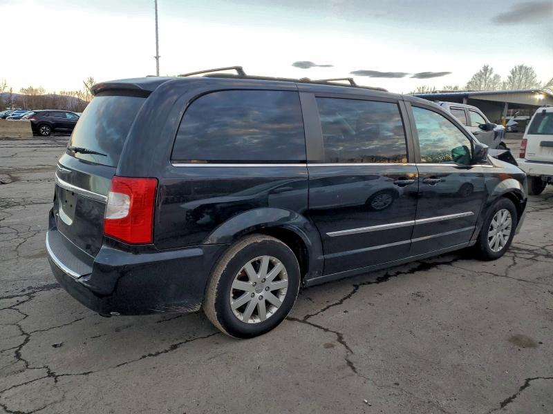 Photo 3 from auction – 2012 CHRYSLER TOWN & COU with VIN 2C4RC1BG3CR252639