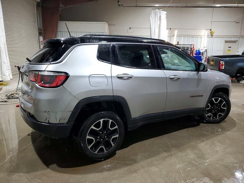 Photo 3 from auction – 2019 JEEP COMPASS with VIN 3C4NJDDB6KT756542