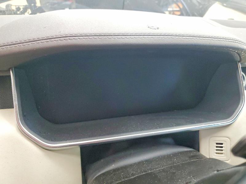 Photo 9 from auction – 2016 LAND ROVER RANGE ROVER with VIN SALGS2KF4GA272649