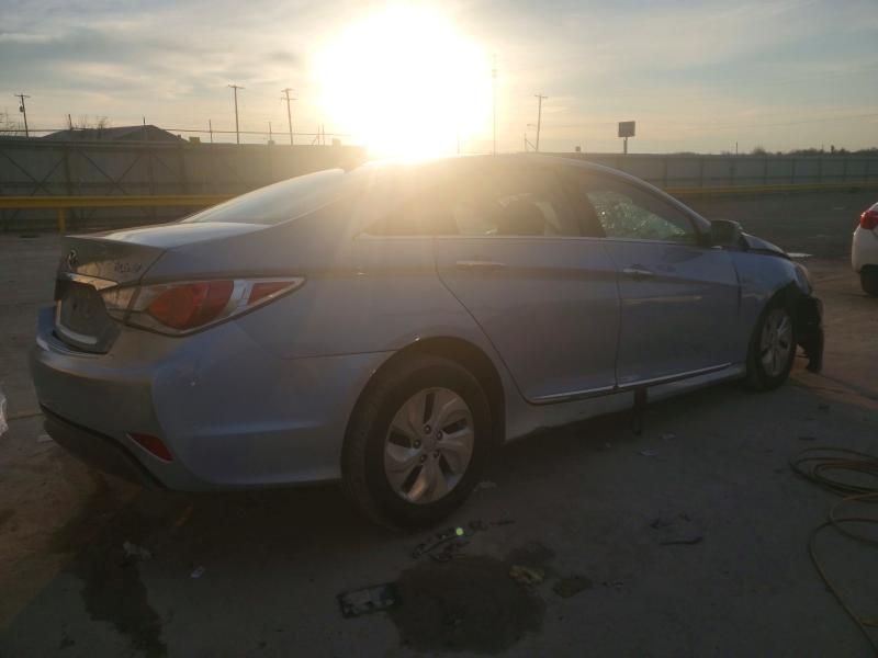 Photo 3 from auction – 2015 HYUNDAI SONATA with VIN KMHEC4A48FA134730