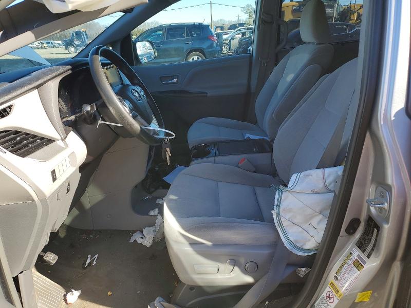Photo 7 from auction – 2016 TOYOTA SIENNA LE with VIN 5TDKK3DC5GS750977
