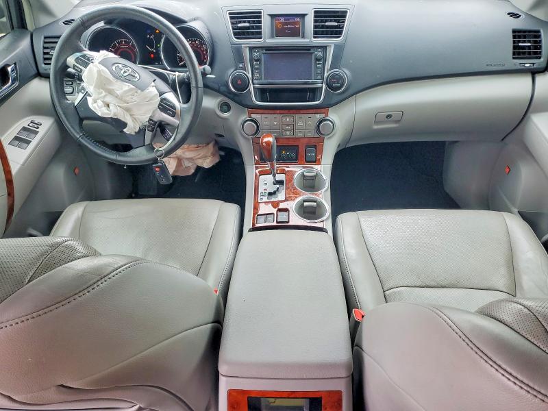 Photo 8 from auction – 2013 TOYOTA HIGHLANDER with VIN 5TDYK3EH4DS106886