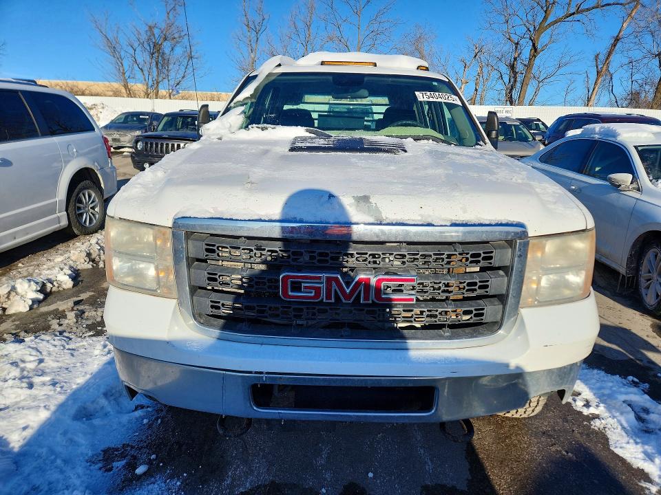Photo 5 from auction – 2014 GMC SIERRA K35 with VIN 1GD422C85EF157306
