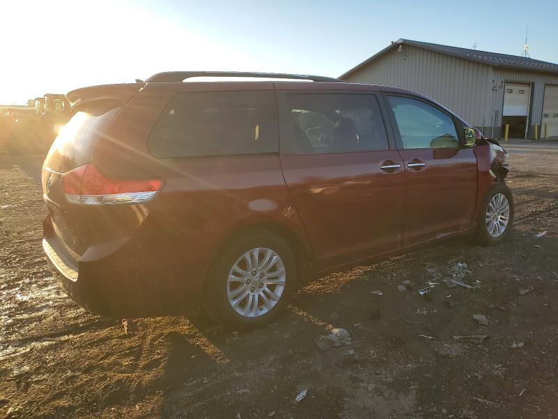 Foto 3 de la subasta – 2011 TOYOTA SIENNA con VIN 5TDYK3DC8BS009922