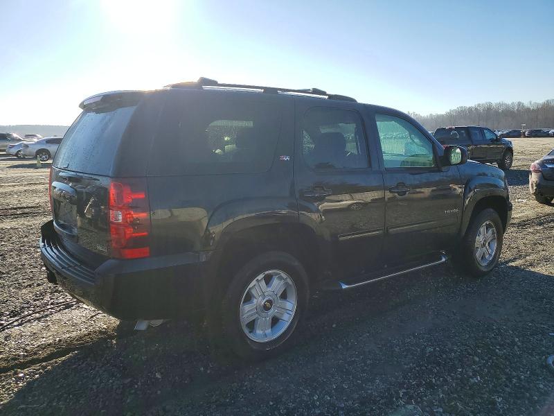 Photo 3 from auction – 2010 CHEVROLET TAHOE K150 with VIN 1GNUKBE02AR290956