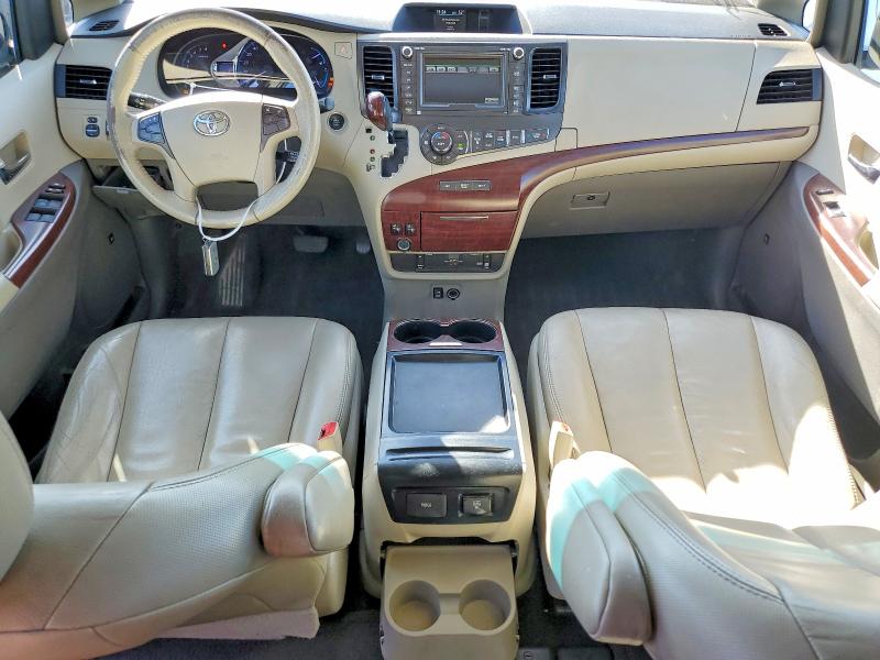 Photo 8 from auction – 2011 TOYOTA SIENNA with VIN 5TDYK3DC4BS050306