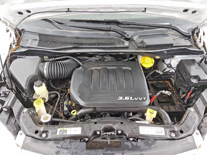 Photo 12 from auction – 2015 CHRYSLER TOWN & COU with VIN 2C4RC1CG4FR562107