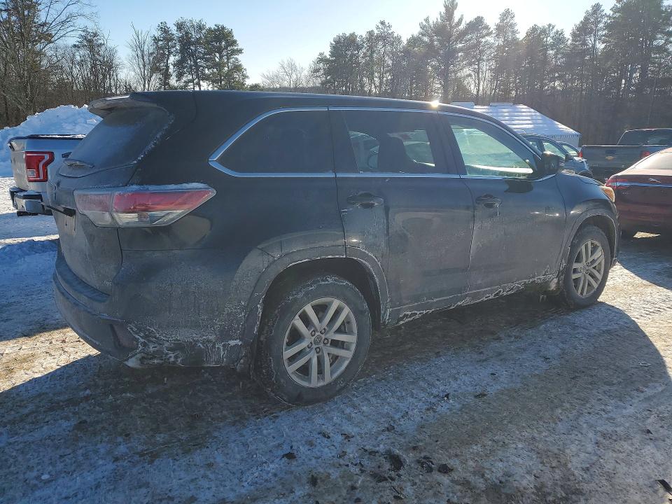 Photo 3 from auction – 2016 TOYOTA HIGHLANDER with VIN 5TDBKRFH1GS254294