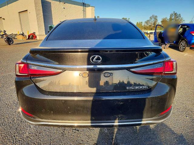 Photo 6 from auction – 2024 LEXUS ES with VIN 58ADA1C15RU038844