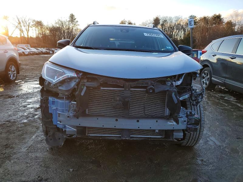 Photo 5 from auction – 2018 TOYOTA RAV4 LE with VIN JTMBFREV2JJ251629