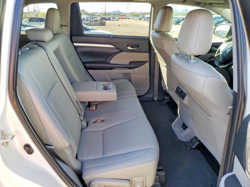 Photo 11 from auction – 2019 TOYOTA HIGHLANDER with VIN 5TDJZRFH2KS579116