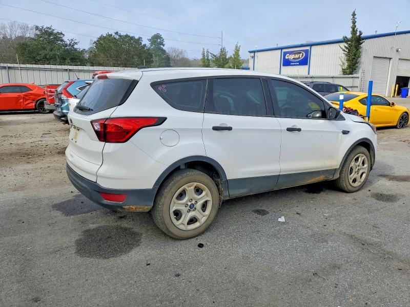 Photo 3 from auction – 2019 FORD ESCAPE with VIN 1FMCU0F71KUA29505