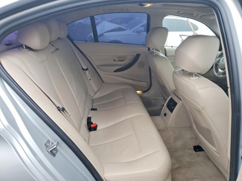 Photo 10 from auction – 2013 BMW 328 with VIN WBA3A5G50DNP19036