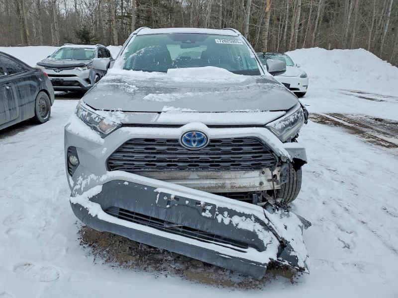 Photo 5 from auction – 2021 TOYOTA RAV4 XLE with VIN 2T3RWRFV9MW124153