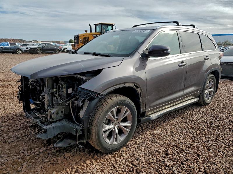 TOYOTA HIGHLANDER 2015 with VIN 5TDJKRFH5FS194126 - Photo from auction