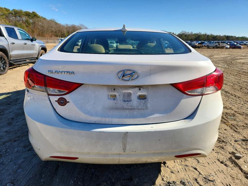 Photo 6 from auction – 2013 HYUNDAI ELANTRA with VIN 5NPDH4AE2DH305794