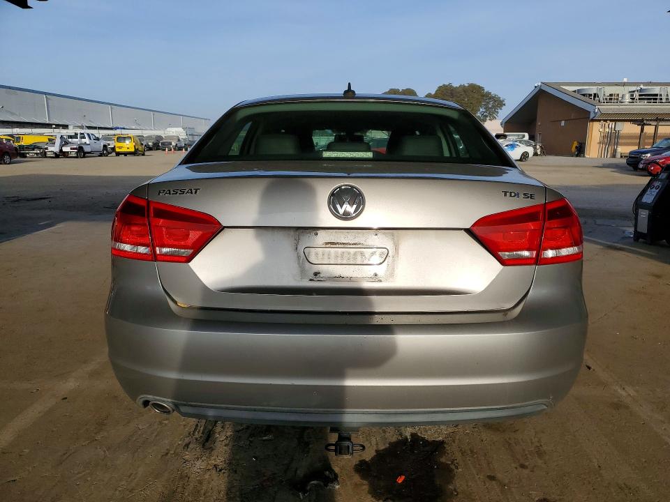 Photo 6 from auction – 2012 VOLKSWAGEN PASSAT SE with VIN 1VWBN7A31CC079433