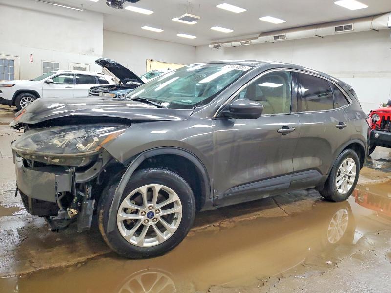 FORD ESCAPE SE 2020 with VIN 1FMCU9G66LUA31083 - Photo from auction