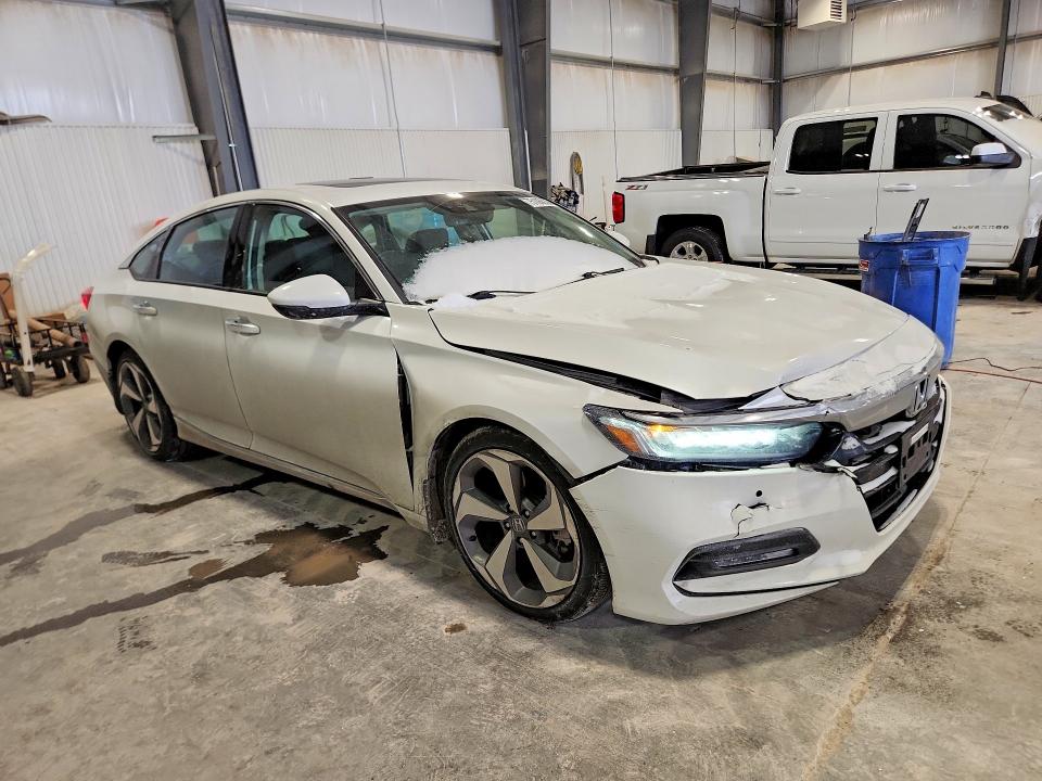 Photo 4 from auction – 2018 HONDA ACCORD with VIN 1HGCV2F93JA043891
