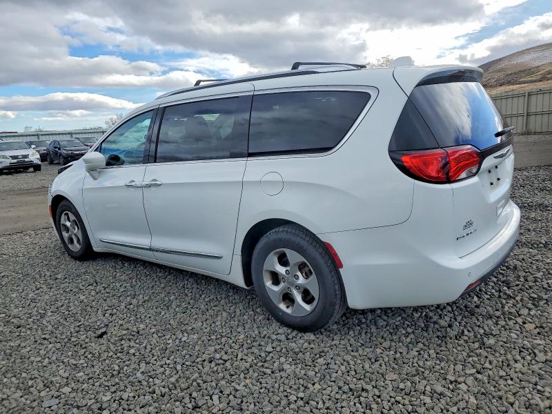 Photo 2 from auction – 2017 CHRYSLER PACIFICA T with VIN 2C4RC1EG4HR608390