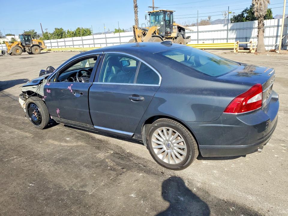 Photo 2 from auction – 2013 VOLVO S80 3.2 with VIN YV1940ASXD1171828